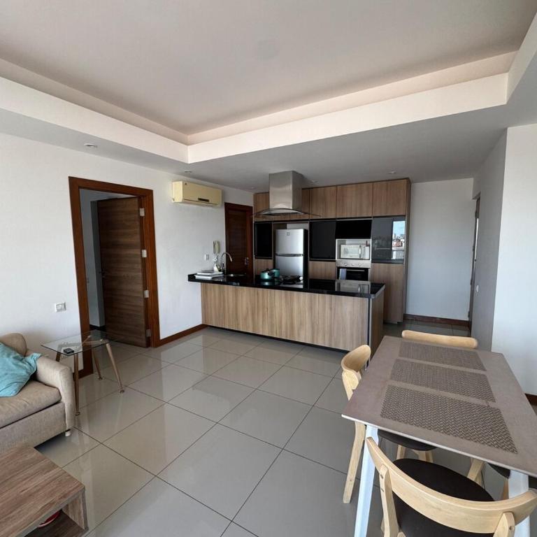 Spacious apartment with a beautiful view and fast WiFi - One-Bedroom Apartment - 2
