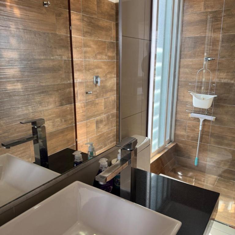 Spacious apartment with a beautiful view and fast WiFi - One-Bedroom Apartment - 14