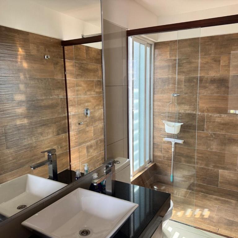 Spacious apartment with a beautiful view and fast WiFi - One-Bedroom Apartment - 21