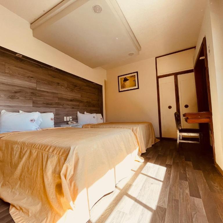 Hotel Mina - Queen Room with Two Queen Beds - 7