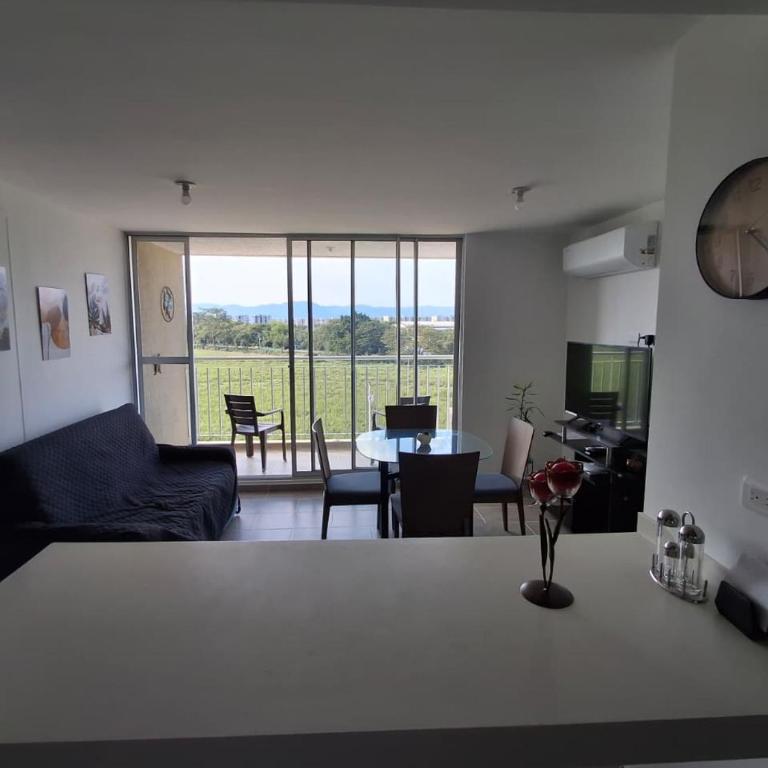 Apartamento cerca a Piscilago, Club House Ricaurte - Apartamento de 2 dormitorios con vistas a la montaña - 3