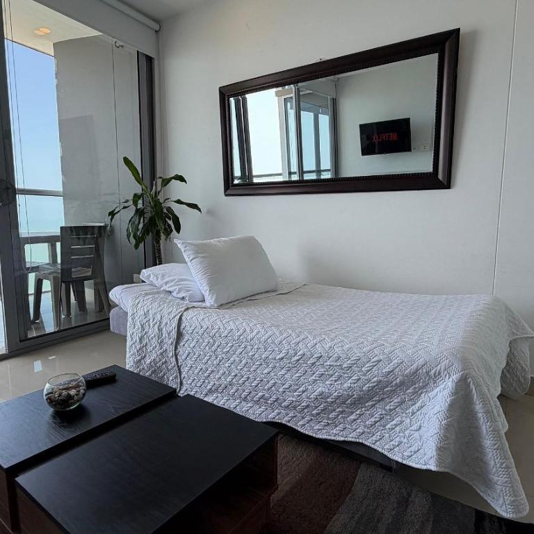 2704 Morros City - Spectacular beachfront apt - Apartment - 28