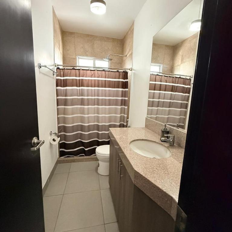 Guayaquil Comfort Suite - Samborondón Exclusive Zone - Single Room with Private Bathroom - 1