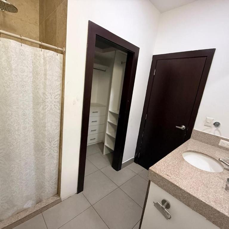 Guayaquil Comfort Suite - Samborondón Exclusive Zone - Deluxe Double or Twin Room with Garden View - 5