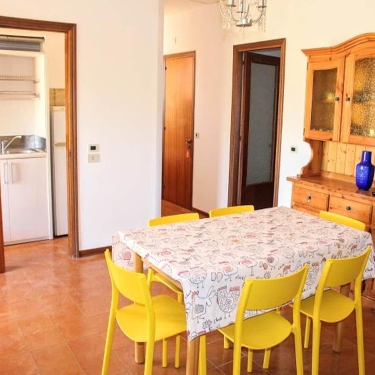Apartment with balcony and parking space - Appartamento con 2 Camere da Letto - 11