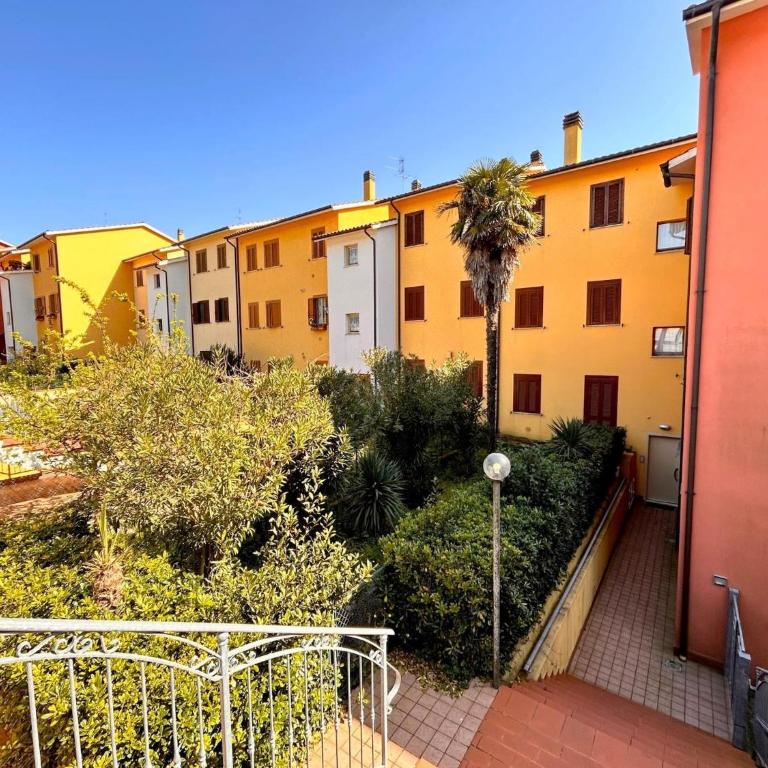 Apartment with balcony and parking space - Appartamento con 2 Camere da Letto - 1