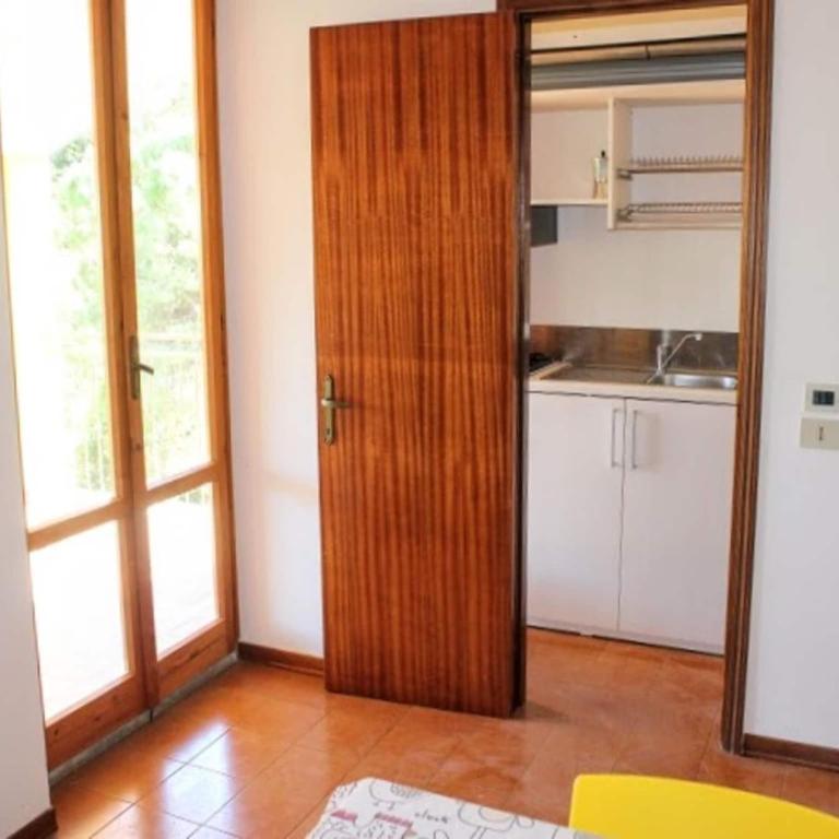 Apartment with balcony and parking space - Appartamento con 2 Camere da Letto - 13