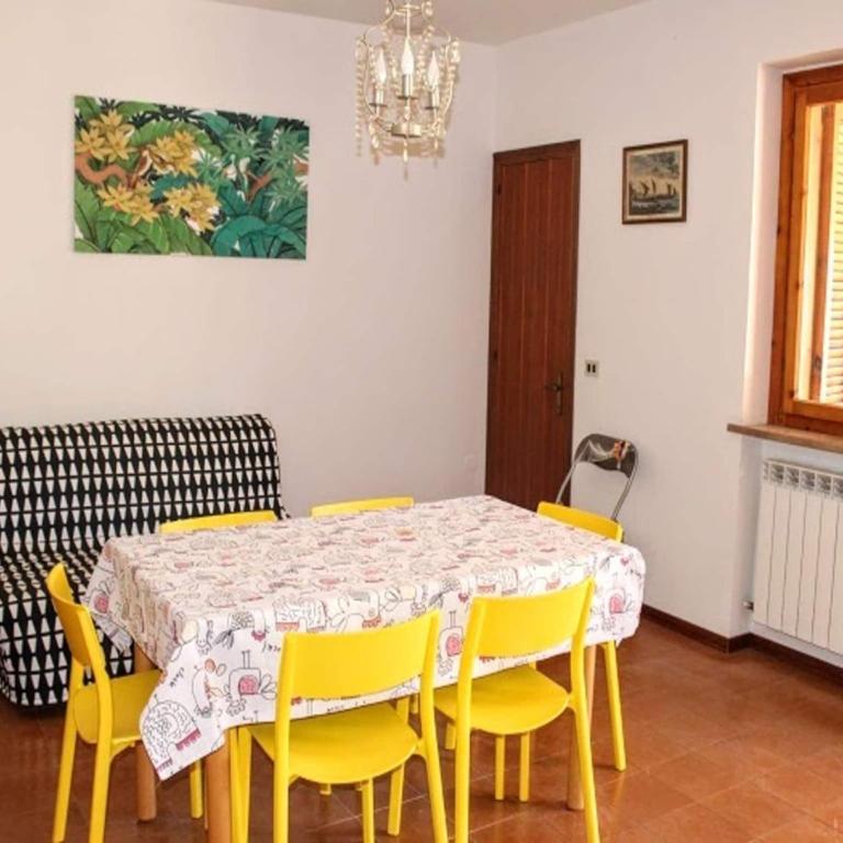 Apartment with balcony and parking space - Appartamento con 2 Camere da Letto - 2