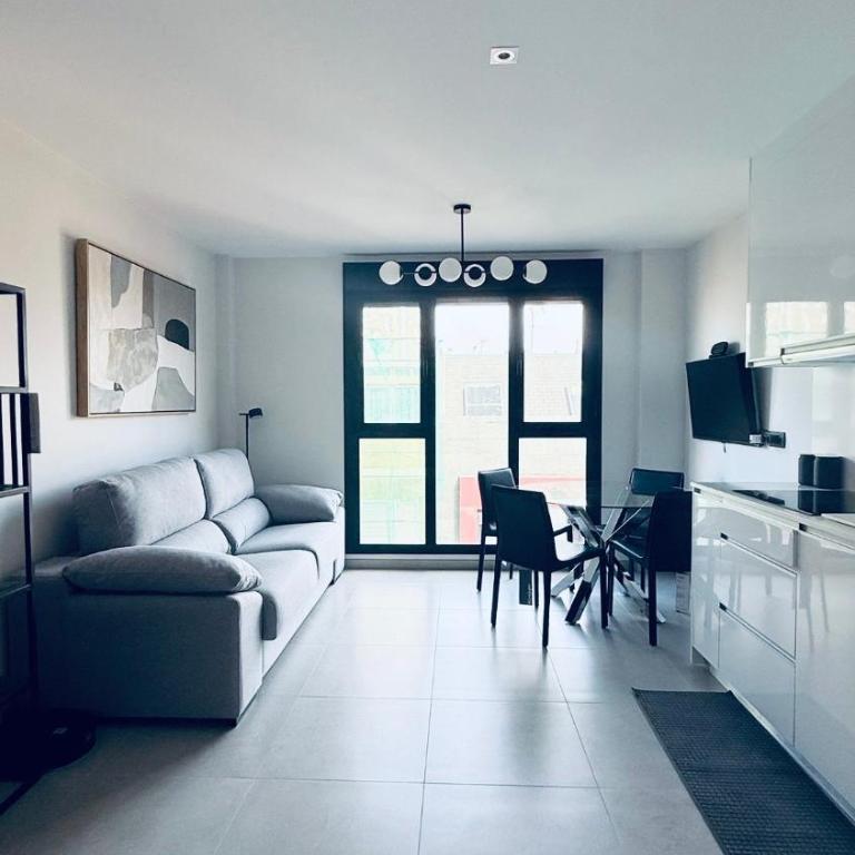 New Spacious 2 Bedroom Apartment in Las Canteras with 2 Bathrooms WiFi Air Conditioning and Parking - Apartamento de 2 dormitorios - 9