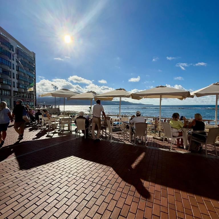 New Spacious 2 Bedroom Apartment in Las Canteras with 2 Bathrooms WiFi Air Conditioning and Parking - Apartamento de 2 dormitorios - 23