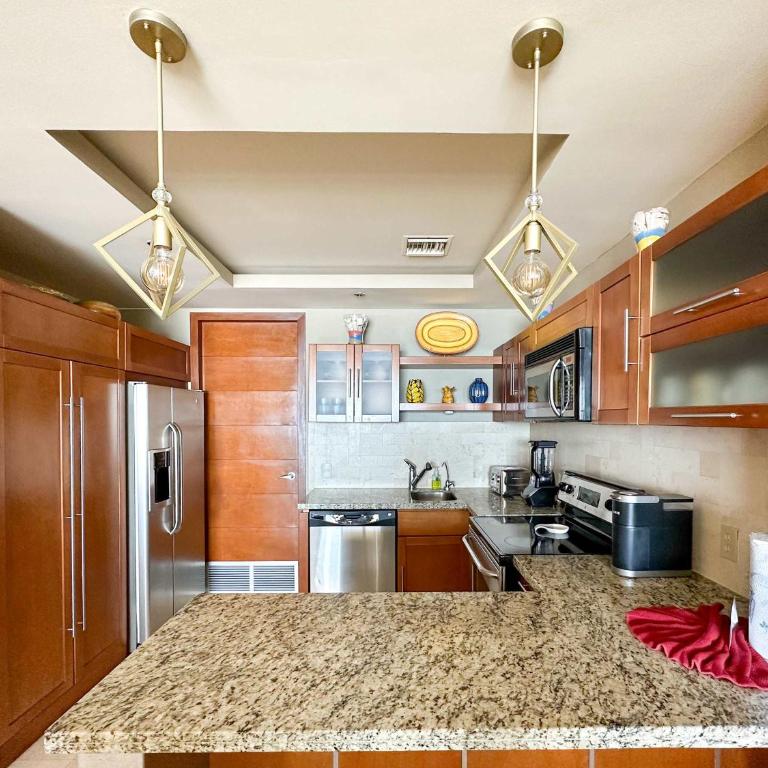 Beachfront Condo with Stunning Views Tranquil Stay - Apartamento - 11