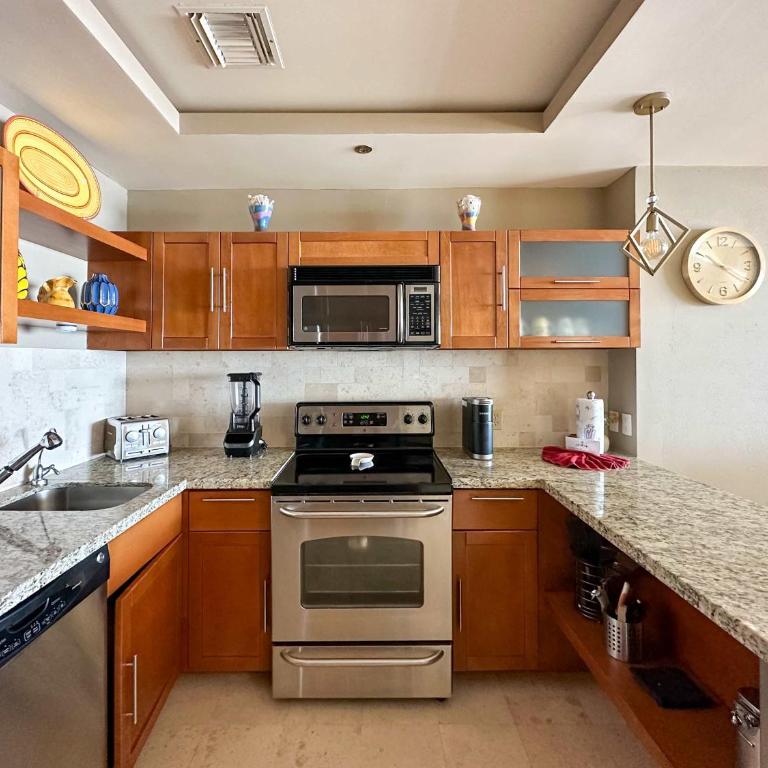 Beachfront Condo with Stunning Views Tranquil Stay - Apartamento - 12