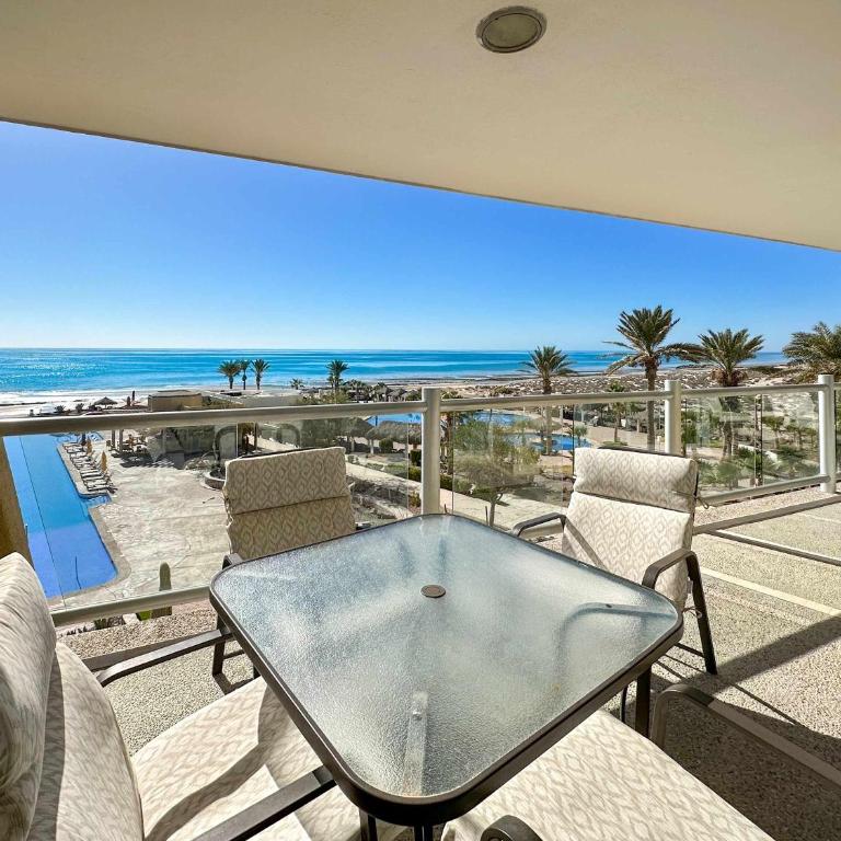Beachfront Condo with Stunning Views Tranquil Stay - Apartamento - 14