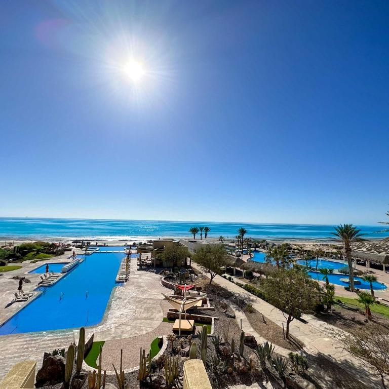 Beachfront Condo with Stunning Views Tranquil Stay - Apartamento - 16