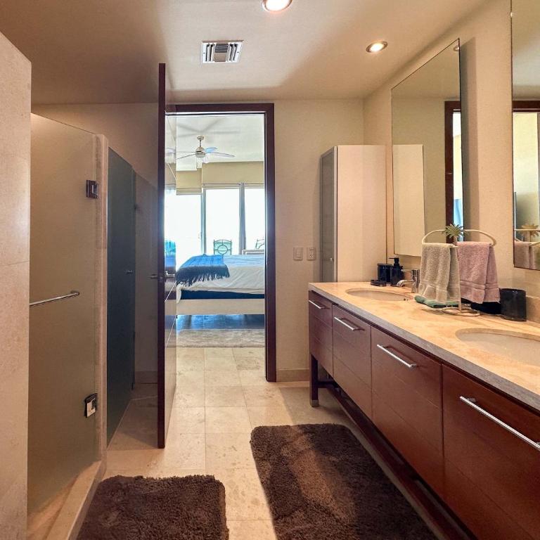 Beachfront Condo with Stunning Views Tranquil Stay - Apartamento - 24