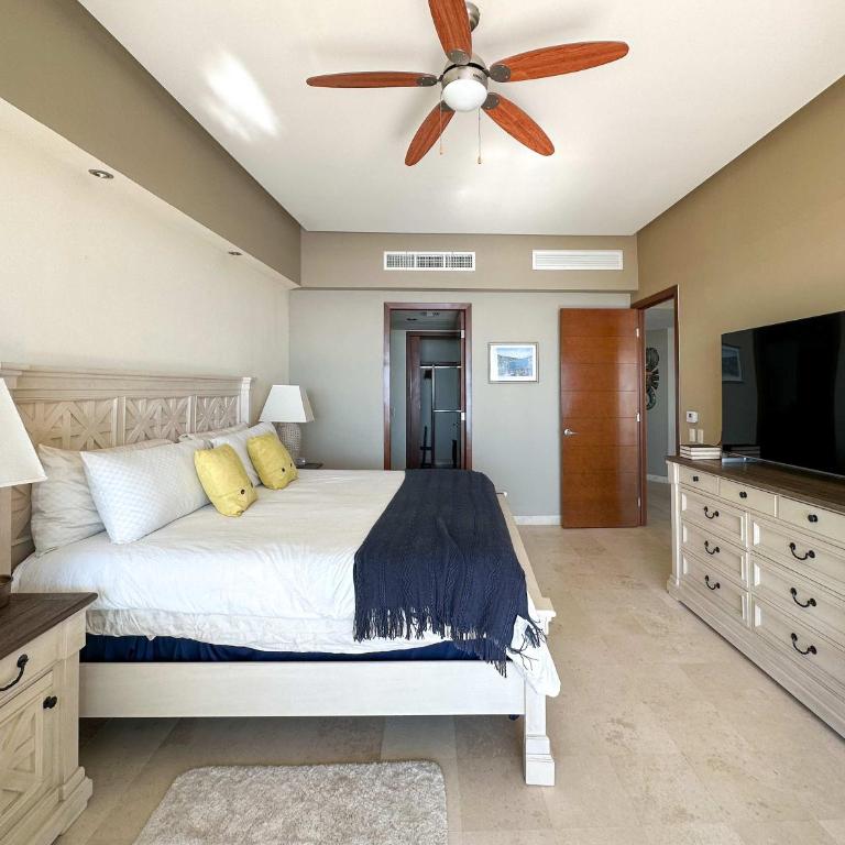 Beachfront Condo with Stunning Views Tranquil Stay - Apartamento - 25