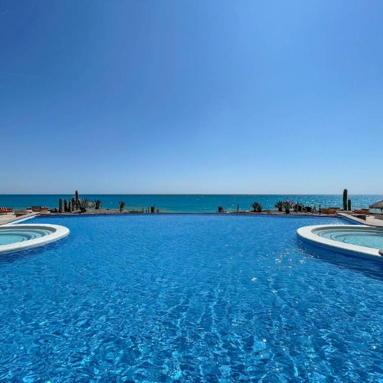 Beachfront Condo with Stunning Views Tranquil Stay - Apartamento - 34