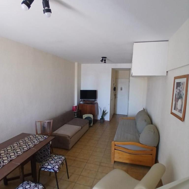 Monoambiente en Plaza Mitre - Apartamento de 2 dormitorios - 1