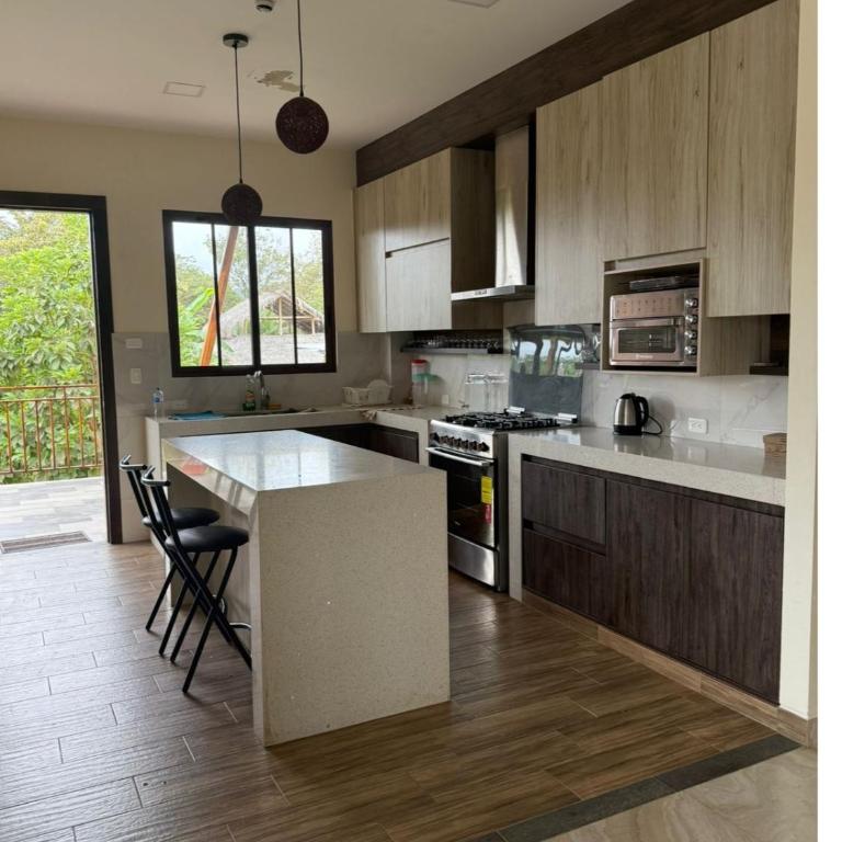 The Riverfront Mini Mansion, 4 Bedrooms & VIP Suite, Near City Center - Four-Bedroom House - 23