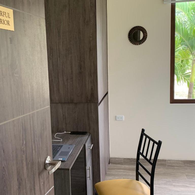 The Riverfront Mini Mansion, 4 Bedrooms & VIP Suite, Near City Center - Four-Bedroom House - 34