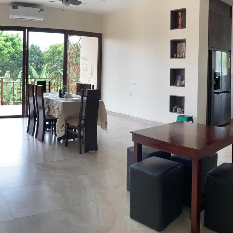 The Riverfront Mini Mansion, 4 Bedrooms & VIP Suite, Near City Center - Four-Bedroom House - 28