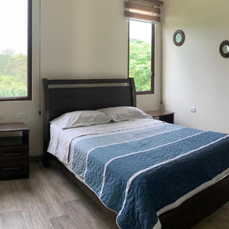 The Riverfront Mini Mansion, 4 Bedrooms & VIP Suite, Near City Center - Four-Bedroom House - 42