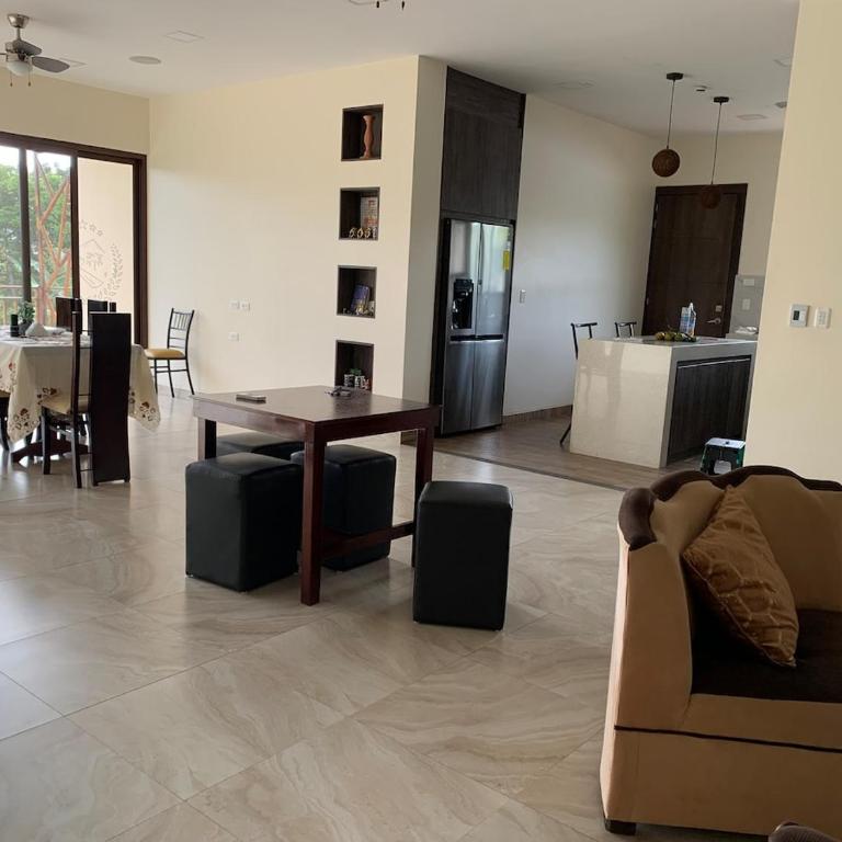 The Riverfront Mini Mansion, 4 Bedrooms & VIP Suite, Near City Center - Four-Bedroom House - 19