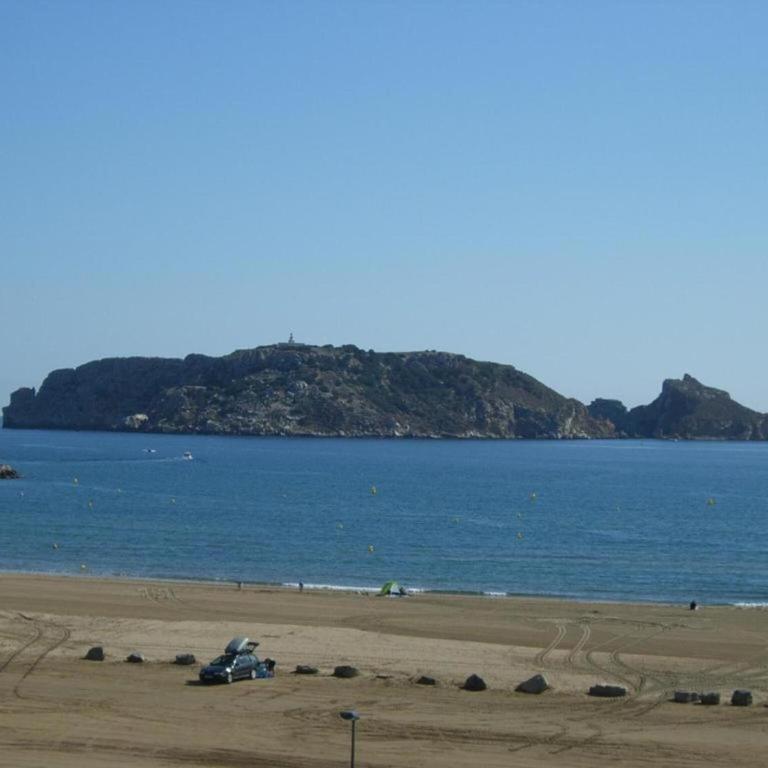 Apartment in Spain near Sandy Beach - Three-Bedroom Apartment - 7