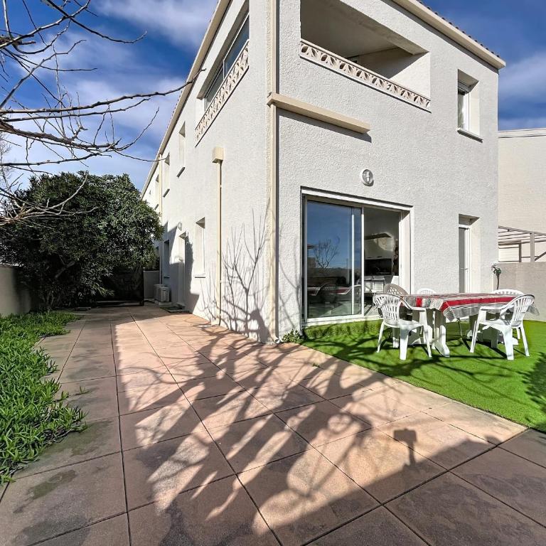 Appartement lumineux, parking, 9 pers. - Three-Bedroom Apartment - 2