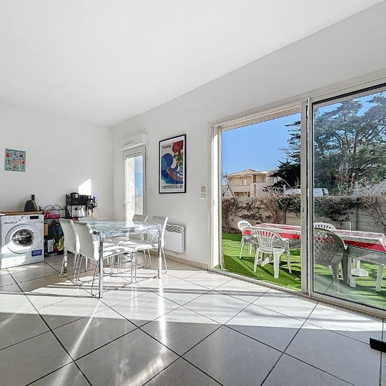 Appartement lumineux, parking, 9 pers. - Three-Bedroom Apartment - 3