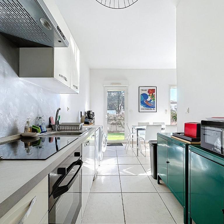 Appartement lumineux, parking, 9 pers. - Three-Bedroom Apartment - 5