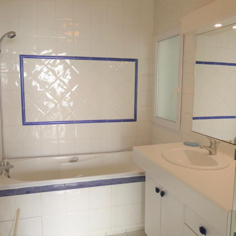 Appartement vue mer - 4 pers. - FR-1-775-83 - Appartement - 10