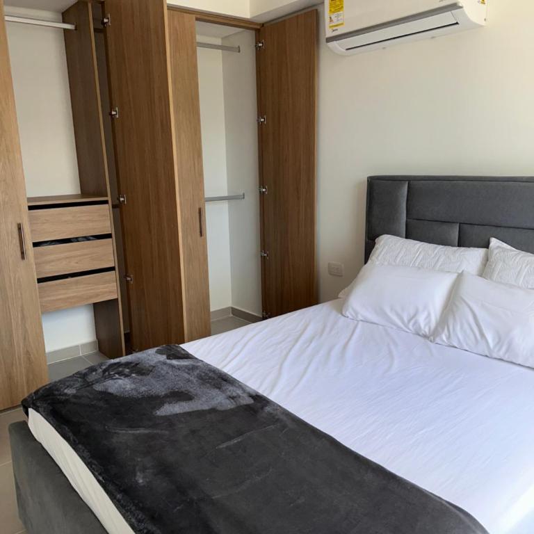 Apartamento Coralina Caribe Residence en Santa Marta cerca al mar - AC, Wifi, balcón, parqueadero - Apartamento de 1 dormitorio - 4