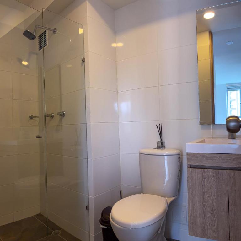 Apartamento moderno con parqueadero gimnasio piscina climatizada y coworking - Ubicación ideal cerca al cable - Apartamento de 2 dormitorios - 13