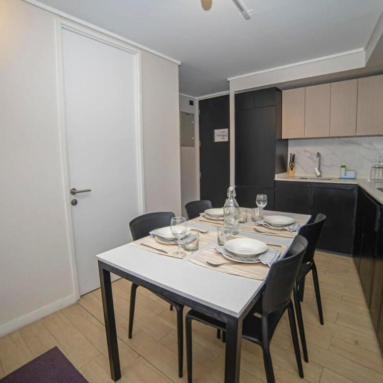 Luxury Stay in a Prime 1BR - Apartment - 13