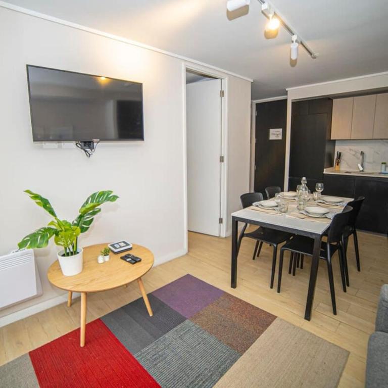 Luxury Stay in a Prime 1BR - Apartment - 9