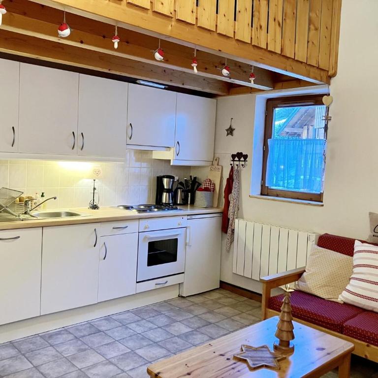 Apartment with 2 rooms and balcony - Appartement 2 Chambres - 14