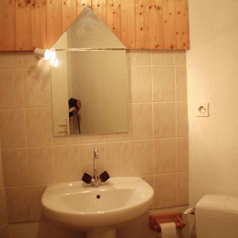Apartment with 2 rooms and balcony - Appartement 2 Chambres - 18
