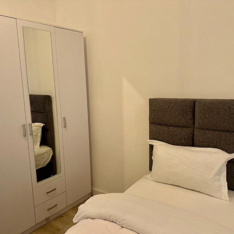 Palm Garden Apartment 2 - One-Bedroom Apartment - 33