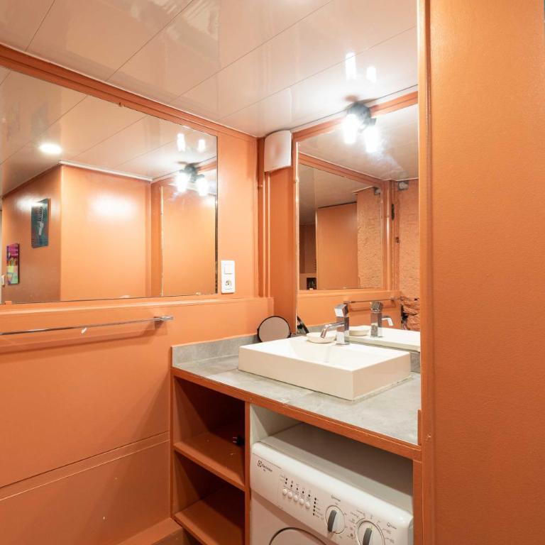 DIFY Bear-Hotel de Ville - Two-Bedroom Apartment - 9