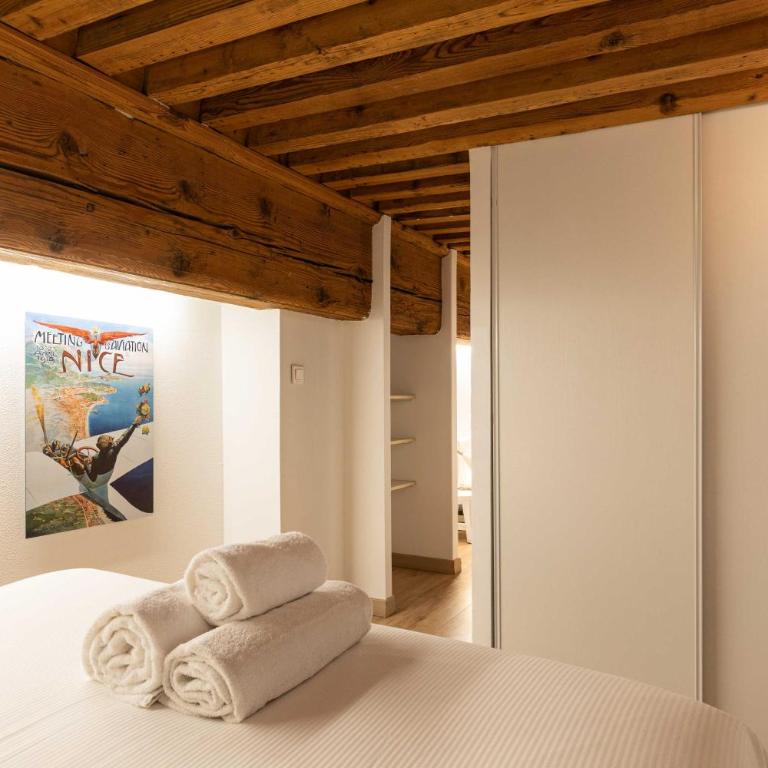 DIFY Bear-Hotel de Ville - Two-Bedroom Apartment - 8
