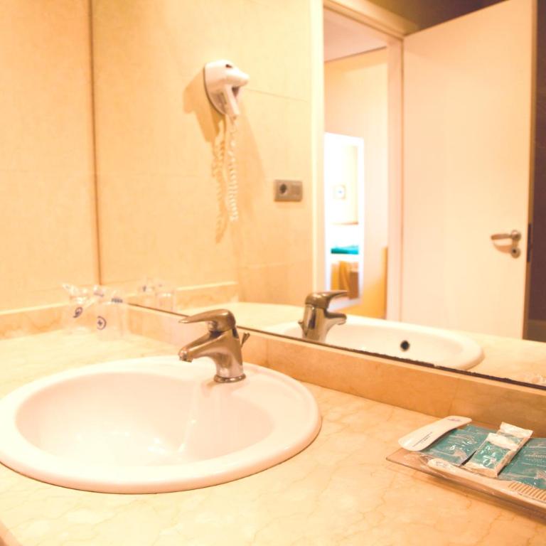 Hotel Mediterraneo - Habitación Doble - 1 o 2 camas - 7