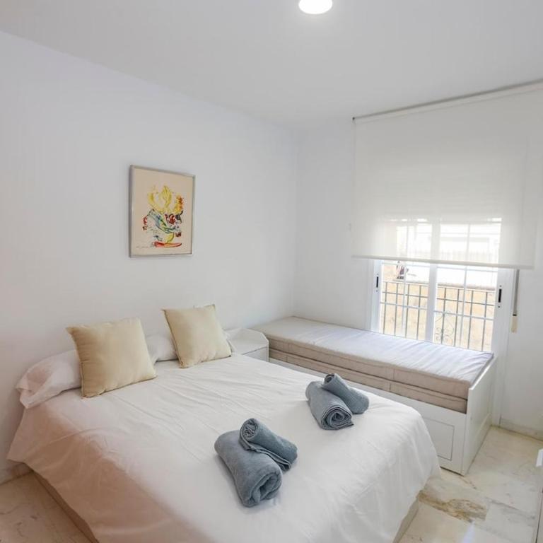 Adnadnia sea views & pool II - Two-Bedroom Apartment with Terrace and Sea View - 24