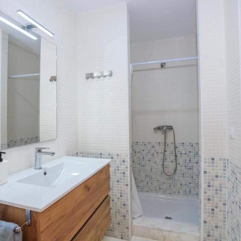 Adnadnia sea views & pool II - Two-Bedroom Apartment with Terrace and Sea View - 28