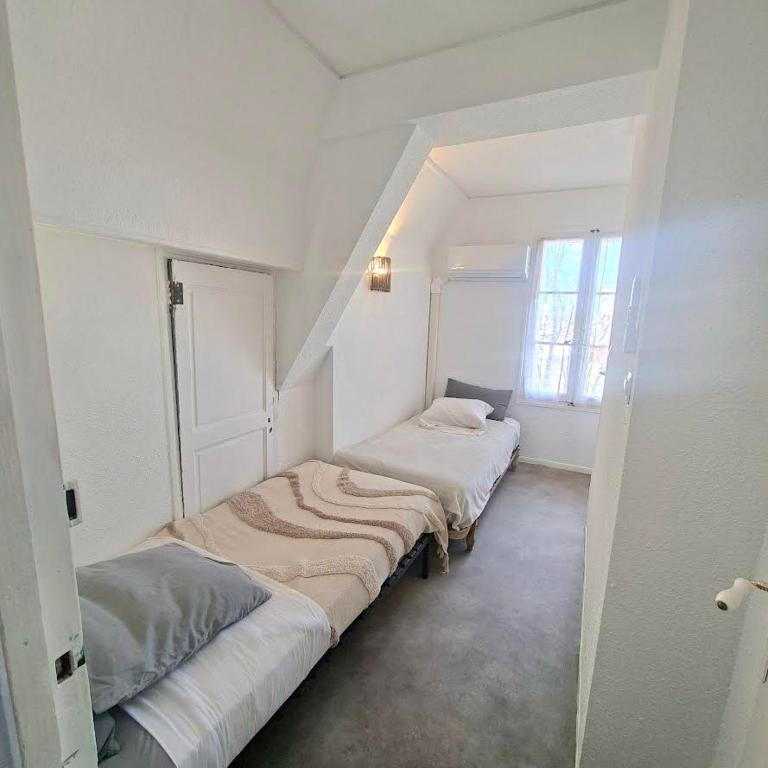 Hôtel Le Chalet - Chambre Triple avec Salle de Bains - 5