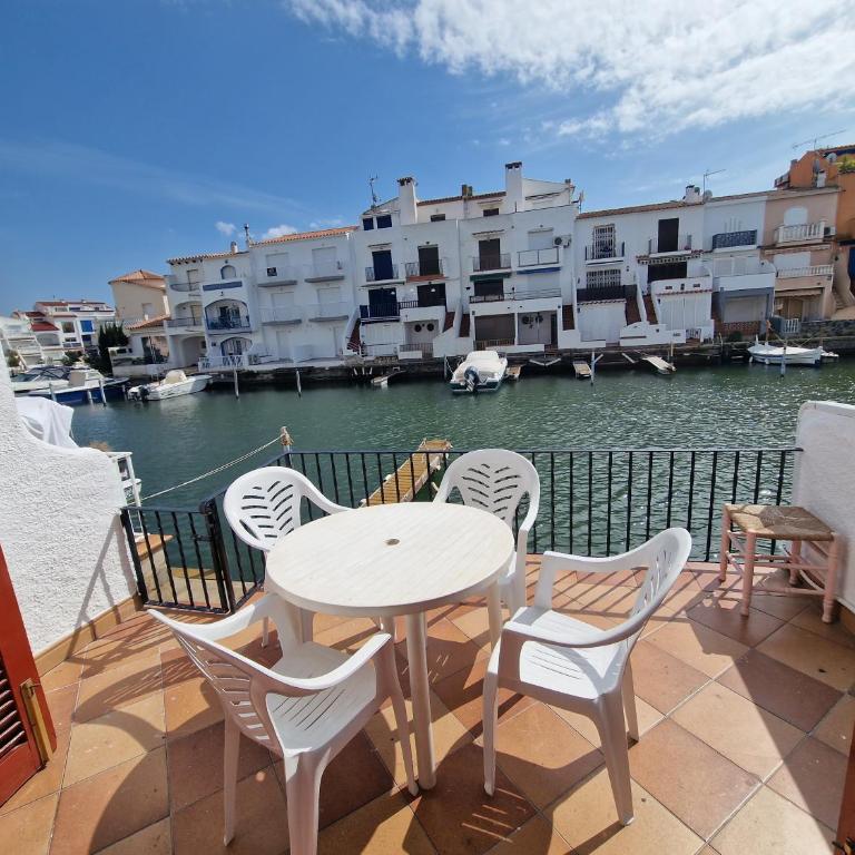 VILLA EMPORION CANALES - Casa de 4 dormitorios - 1
