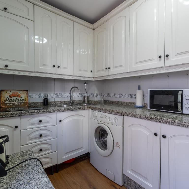 Apartamento con Parking El Patio de La Muralla - Apartamento con 4 dormitorios - 7