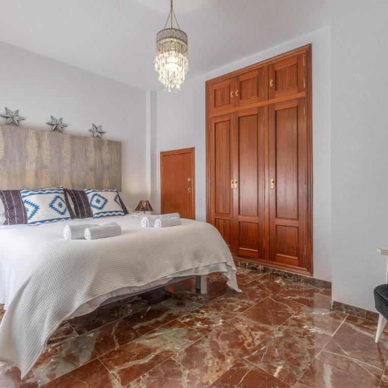 Apartamento con Parking El Patio de La Muralla - Apartamento con 4 dormitorios - 4