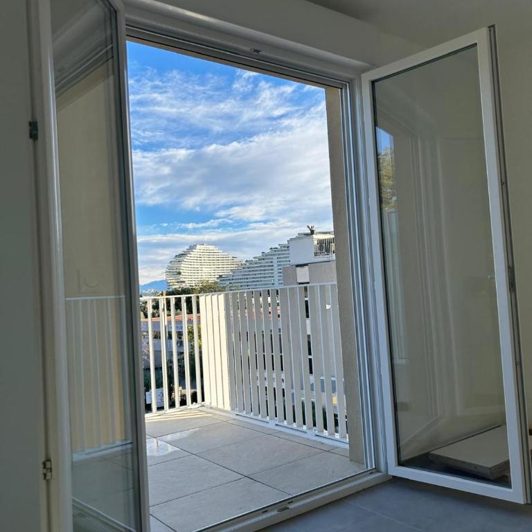 T2 avec terrasse et parking, plage à 10 min à pied - Apartamento de 1 dormitorio - 3
