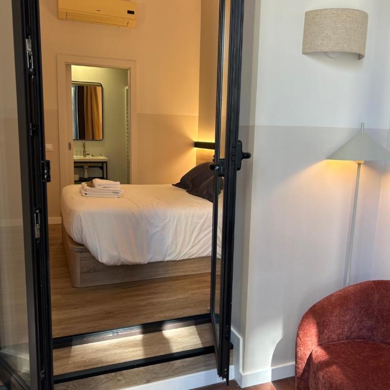 Hostalin Barcelona Gran Via - Superior Double Room - 7